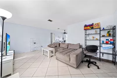 27 NE 20th Ave, Cape Coral, FL 33909 - Photo 7