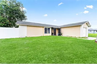 27 NE 20th Ave, Cape Coral, FL 33909 - Photo 3