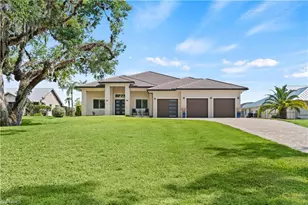 1311 Riverbend Dr, Labelle, FL 33935 - Photo 3