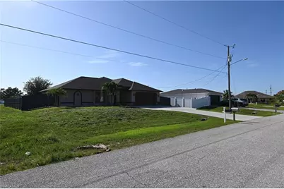 1701 NE 6th Pl, Cape Coral, FL 33909 - Photo 7