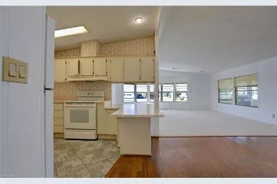 26260 Squire Ln, Bonita Springs, FL 34135 - Photo 15