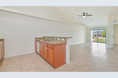 613 SE 14th St, Cape Coral, FL 33990 - Photo 7