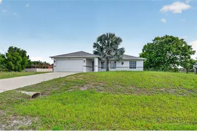 827 SW 29th Ter, Cape Coral, FL 33914 - Photo 3