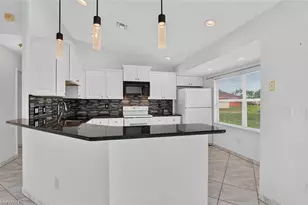 827 SW 29th Terrace, Cape Coral, FL 33914 - Photo 7