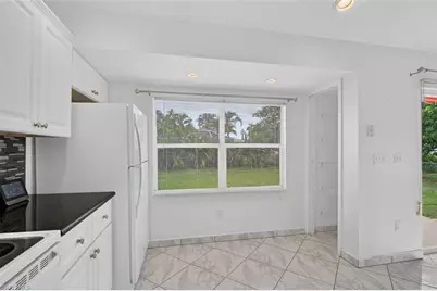 827 SW 29th Ter, Cape Coral, FL 33914 - Photo 9