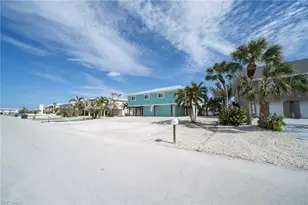 21671 Indian Bayou Dr, Fort Myers Beach, FL 33931 - Photo 37