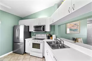 12081 Summergate Cir, Fort Myers, FL 33913 - Photo 5