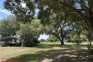 223 Pine Ln, Clewiston, FL 33440 - Photo 17