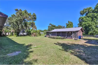 102 3rd St, Fort Myers, FL 33907 - Photo 25