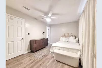 2524 NE 5th Pl, Gainesville, FL 32641 - Photo 7