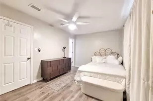 2524 NE 5th Pl, Gainesville, FL 32641 - Photo 7