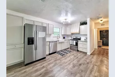 2524 NE 5th Pl, Gainesville, FL 32641 - Photo 5
