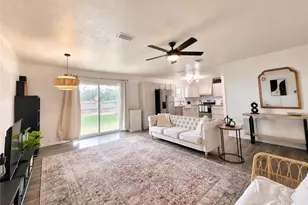 2524 NE 5th Pl, Gainesville, FL 32641 - Photo 3