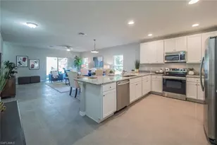 820 NE 7th Pl, Cape Coral, FL 33993 - Photo 9