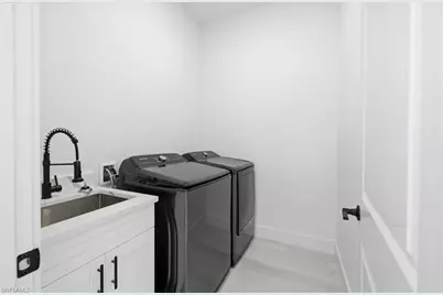 1321 NE 17th Ter, Cape Coral, FL 33909 - Photo 27