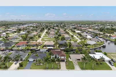 2021 SE 17th Pl, Cape Coral, FL 33990 - Photo 39