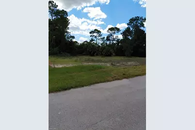 452 Norwood Ave S, Lehigh Acres, FL 33974 - Photo 5