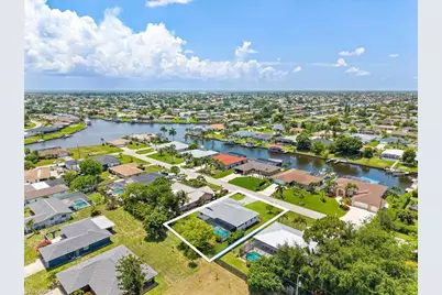 911 SE 16th Ter, Cape Coral, FL 33990 - Photo 37