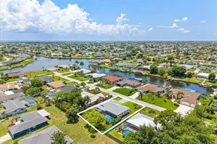 911 SE 16th Terrace, Cape Coral, FL 33990 - Photo 37