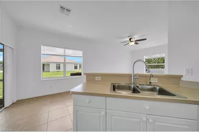 21 Kismet Pkwy E, Cape Coral, FL 33909 - Photo 11