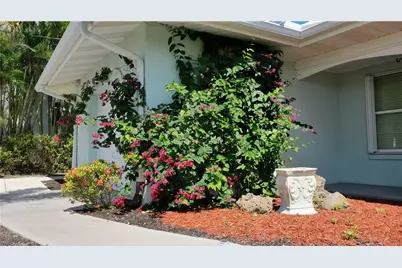 253 Bayshore Dr, Cape Coral, FL 33904 - Photo 5