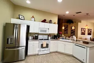 9618 Hemingway Ln, Fort Myers, FL 33913 - Photo 3