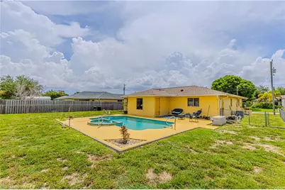 1112 SE 13th Pl, Cape Coral, FL 33990 - Photo 17