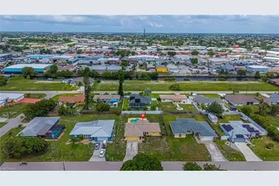 1112 SE 13th Pl, Cape Coral, FL 33990 - Photo 33