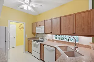 10727 Maui Cir, Estero, FL 33928 - Photo 17