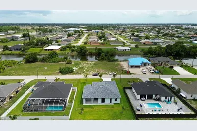 111 NW 6th St, Cape Coral, FL 33993 - Photo 5
