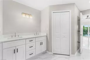 126 NE 9th St, Cape Coral, FL 33909 - Photo 11