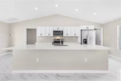 126 NE 9th St, Cape Coral, FL 33909 - Photo 5