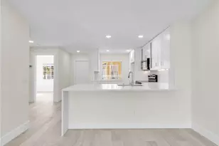 7730 Jewel Ln, Naples, FL 34109 - Photo 11