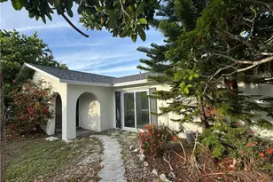 1683 Atlanta Plaza Dr, Sanibel, FL 33957 - Photo 3
