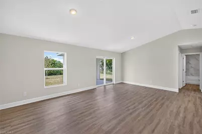 105 NW 9th Ter, Cape Coral, FL 33993 - Photo 11