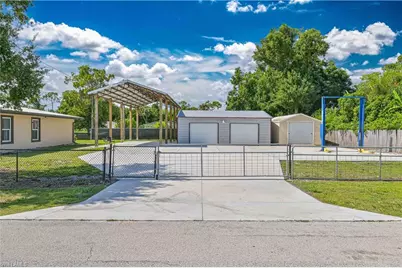 427 Stockton St, North Fort Myers, FL 33903 - Photo 3