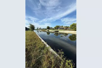 3009 SW 11th Pl, Cape Coral, FL 33914 - Photo 5