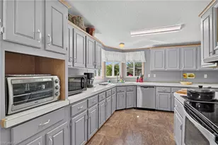 14505 Nathan Hale Ln, North Fort Myers, FL 33917 - Photo 11