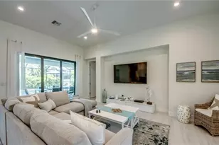 4402 SW 18th Pl, Cape Coral, FL 33914 - Photo 5