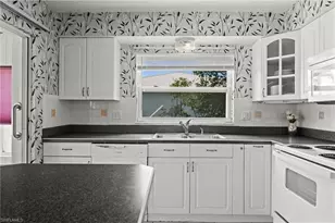 4402 SE 1st Pl, Cape Coral, FL 33904 - Photo 17
