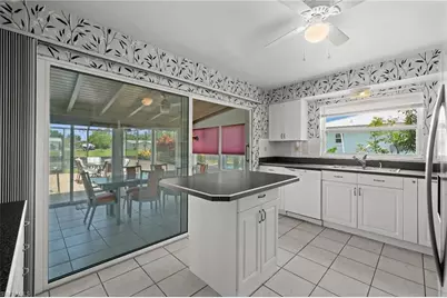 4402 SE 1st Pl, Cape Coral, FL 33904 - Photo 15