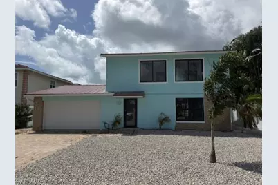 215 Albatross St, Fort Myers Beach, FL 33931 - Photo 1