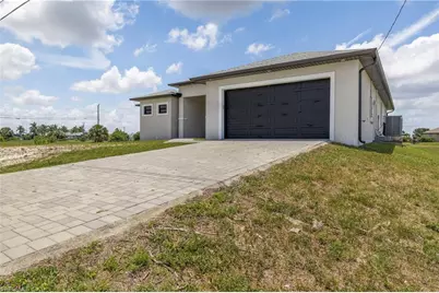 4304 Jacaranda Pkwy W, Cape Coral, FL 33993 - Photo 3