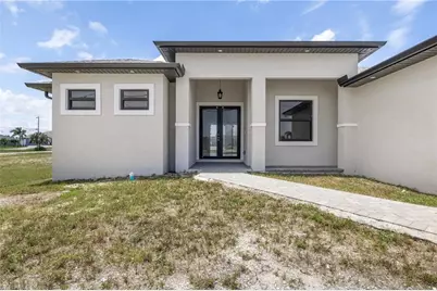 4304 Jacaranda Pkwy W, Cape Coral, FL 33993 - Photo 5