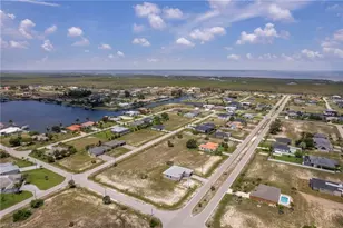 4304 Jacaranda Pkwy W, Cape Coral, FL 33993 - Photo 11