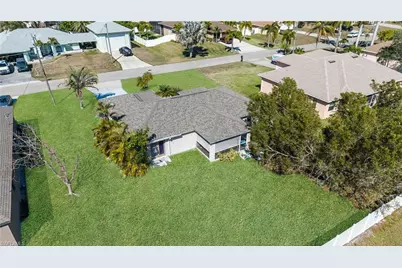 1810 SW 22nd St, Cape Coral, FL 33991 - Photo 3