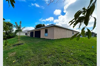 605 SE 14th St, Cape Coral, FL 33990 - Photo 3