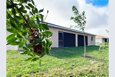 605 SE 14th St, Cape Coral, FL 33990 - Photo 5