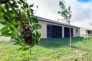 605 SE 14th St, Cape Coral, FL 33990 - Photo 5