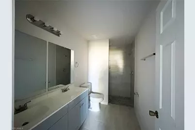 605 SE 14th St, Cape Coral, FL 33990 - Photo 15